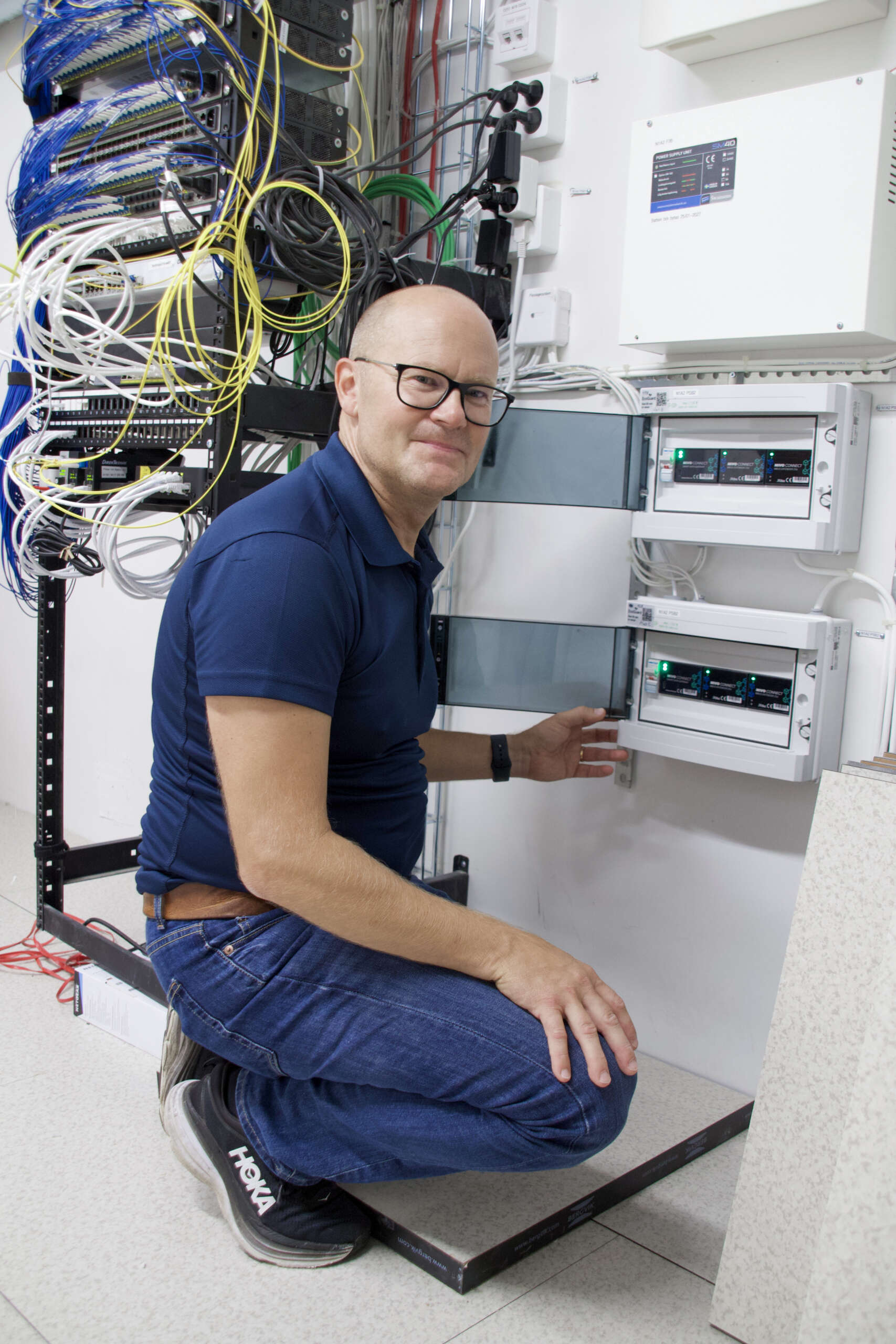 Peter Bergåse vid en av alla insamlingsenheter.